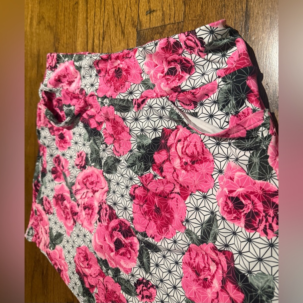TAIL Women's Abby Garden Printed Pull-On Skort Small - Picture 2 of 10